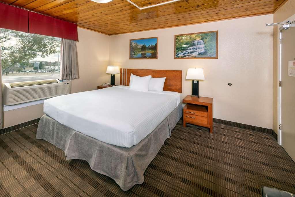Econo Lodge Inn & Suites Medicine Hat Zimmer foto
